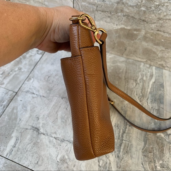 Michael Kors Leather Mercer Large Snap Pocket Crossbody Bag Clutch - Picture 9 of 10